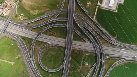 Traffic-At-The-Road-Intersection-Top-View-Lisbon,-Portugal