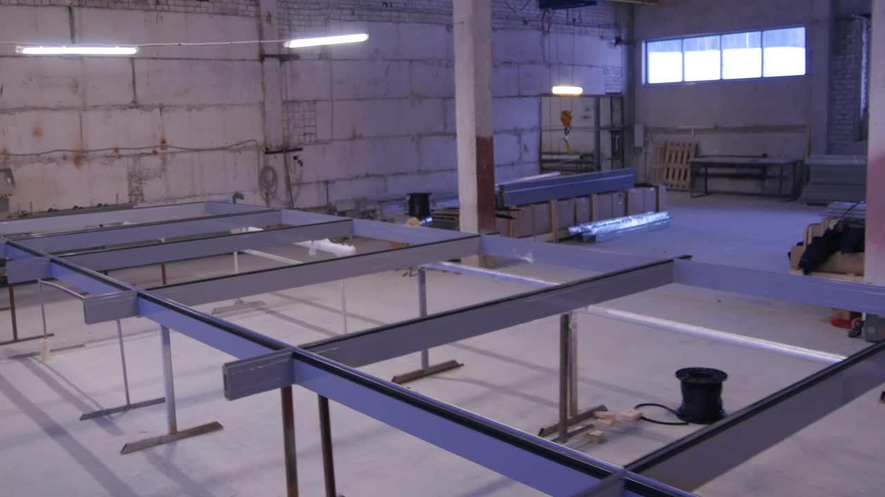 proyecto de construcción industrial en un entorno de fábrica