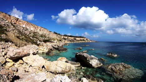 Video-De-Lapso-De-Tiempo-De-Malta,-Mellieha,-área-De-Rdum-En-Un-Día-Soleado