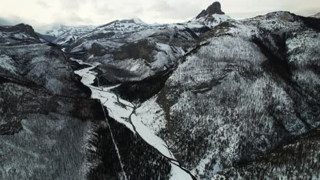 Spectacular-remote-snow-covered-valley-peaks-in-the-Rocky-Mountain-of-Alberta