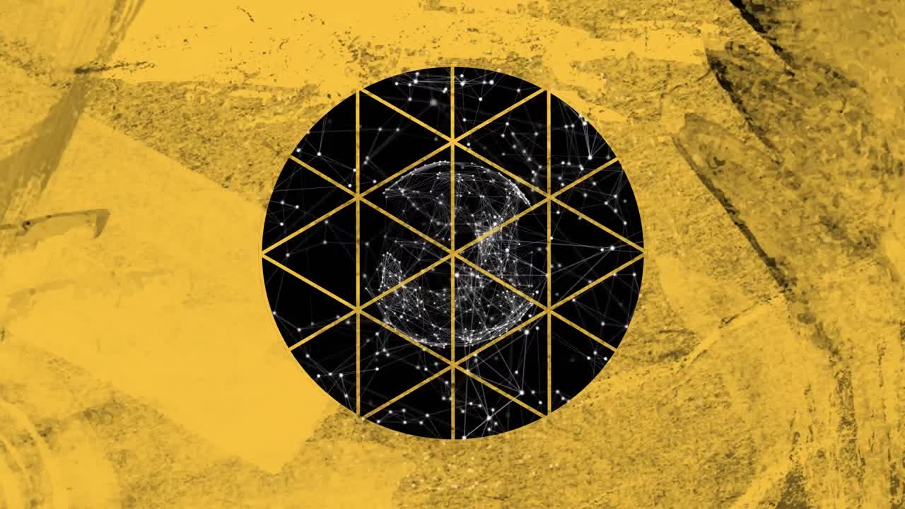 forma de diseño triangular y redonda contra un fondo amarillo texturizado