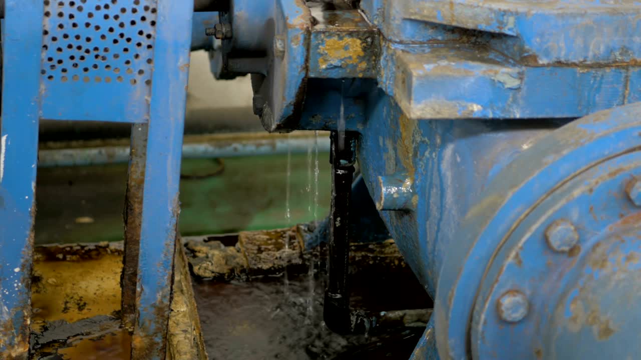 металлический приводный вал водяного насоса