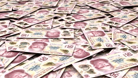 una pila de pesos mexicanos