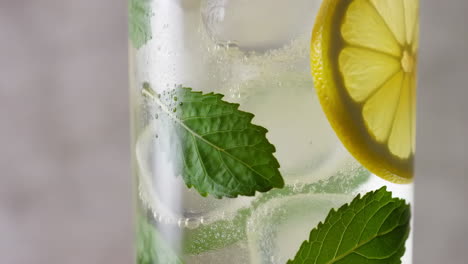 refreshing lemonade with mint and ice