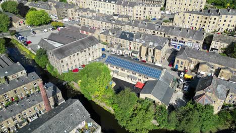 西約克郡哈利法克斯 (halifax) 的赫本橋 (hebden bridge) 是英國北部一個安靜的小鎮