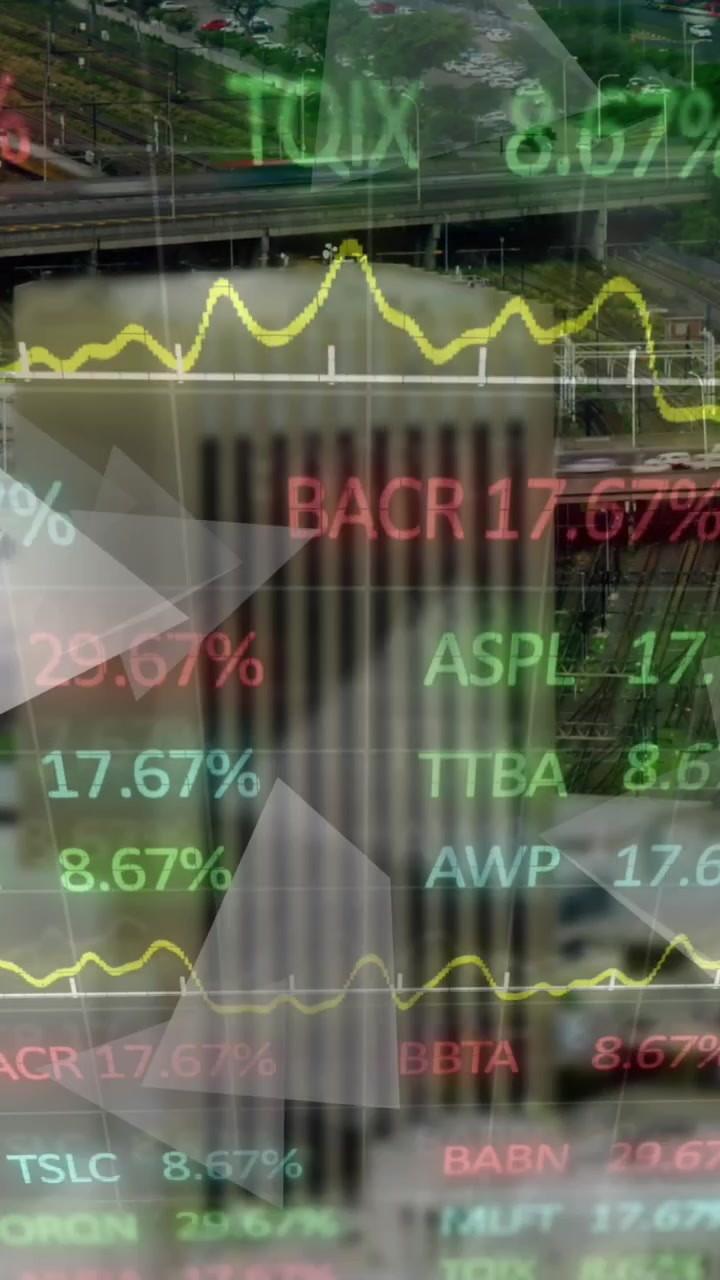 Animación de formas triangulares y procesamiento de datos del mercado de valores sobre vista aérea de paisaje urbano