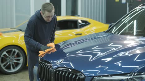 professional car detailing – washing, ceramic coating, and interior cleaning