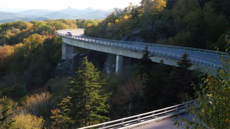 가을의 린 코브 고가교