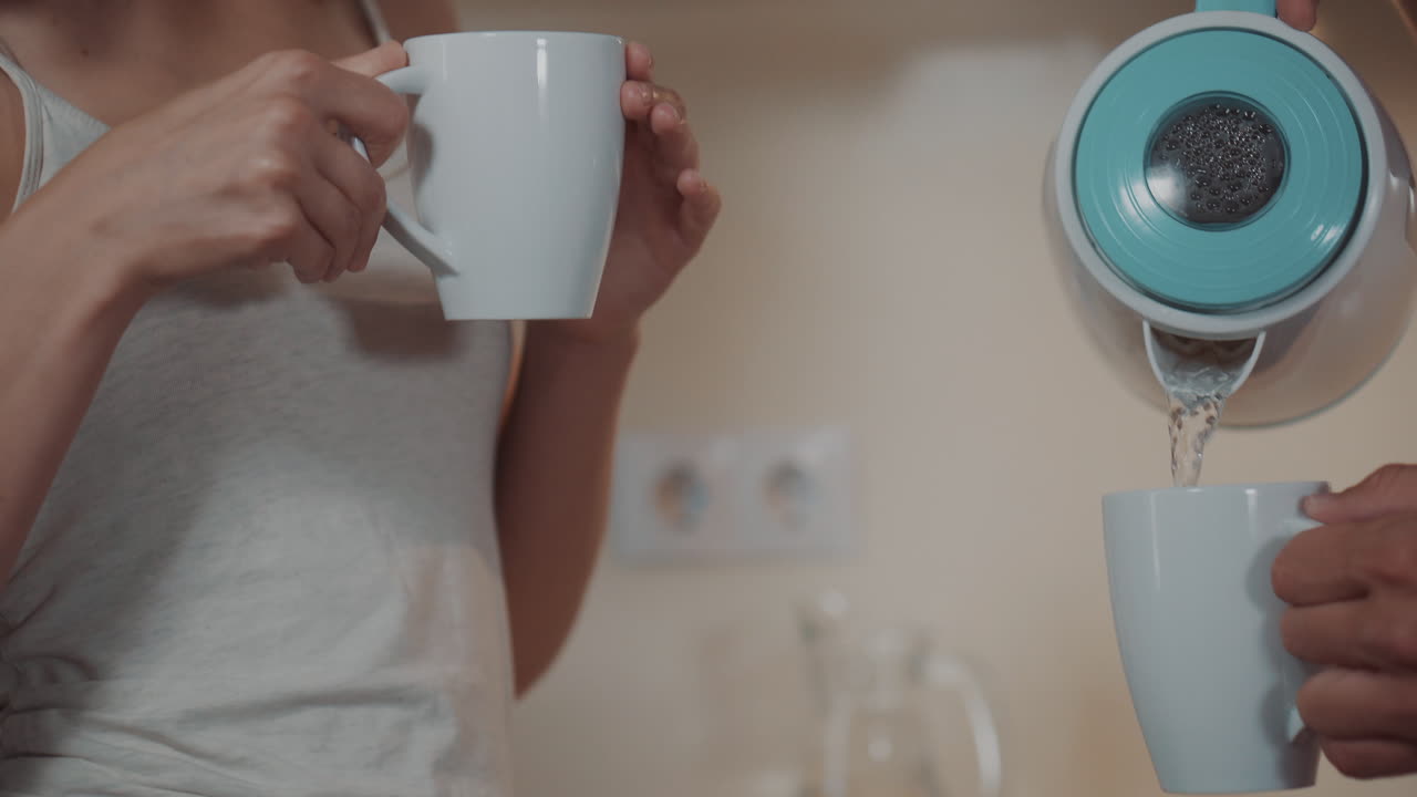 haciendo café juntos