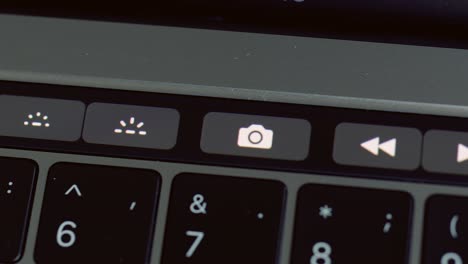 primer plano de las teclas de función del macbook
