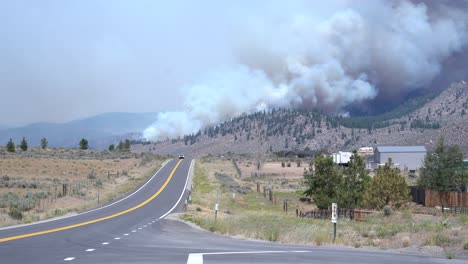 Humo-Negro-En-La-Ladera-Durante-Un-Gran-Incendio-Forestal