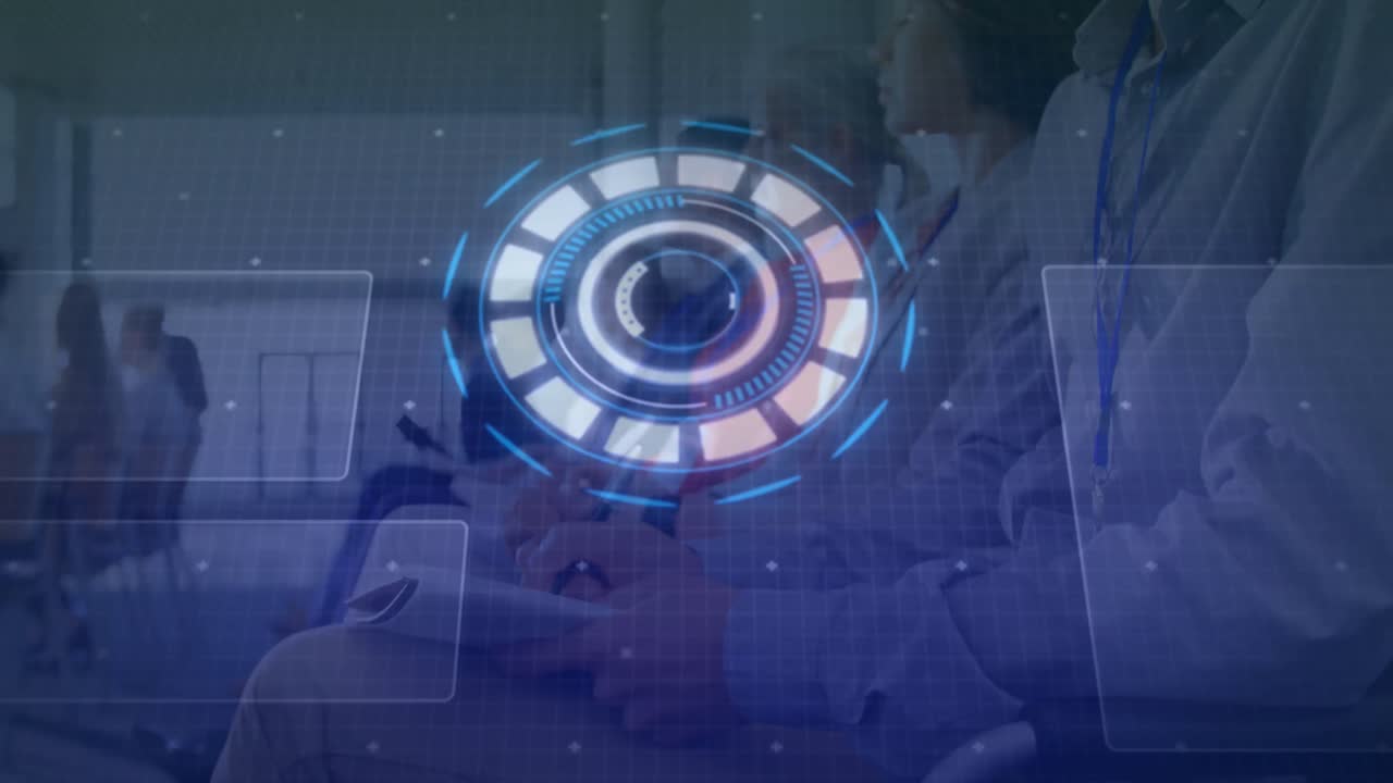 animación del procesamiento de datos financieros sobre diversas personas de negocios en la conferencia.