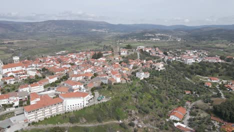 Vista-Aérea-Del-Histórico-Pueblo-Portugués-De-Belmonte