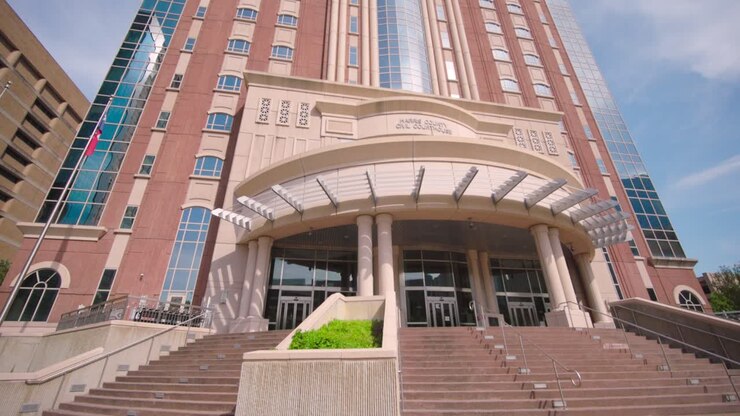 Inquadratura d'apertura dell'edificio del tribunale civile della Contea di Harris