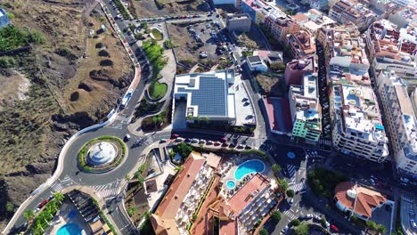 Ciudad-Turística-Hotelera-En-Tenerife-Islas-Canarias-Aérea-Por-Drone,-España