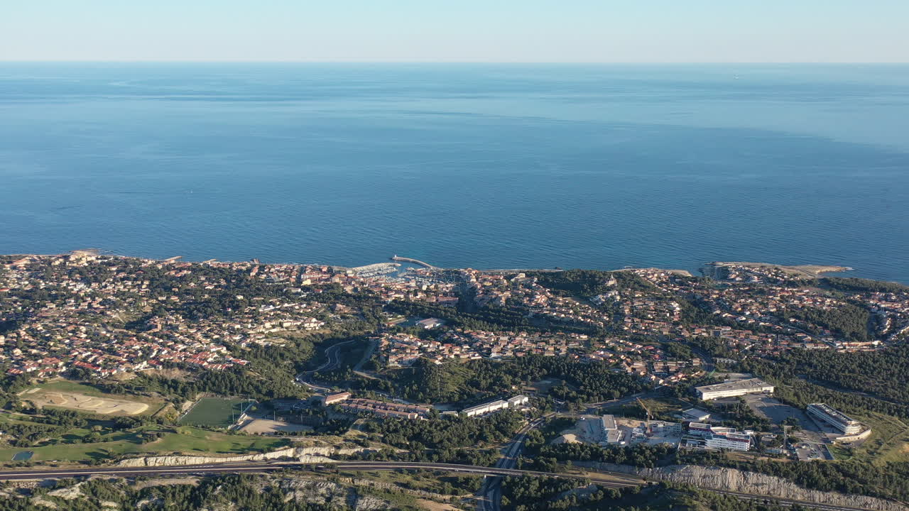 sausset-les-pins의 항공 전망 지중해 도시 해가 지는 시간 파란색 평온