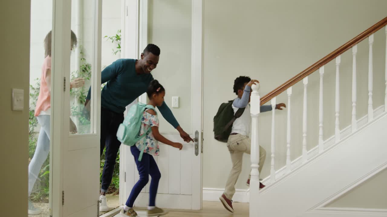 가족이 집에서 함께 시간을 보내는 것