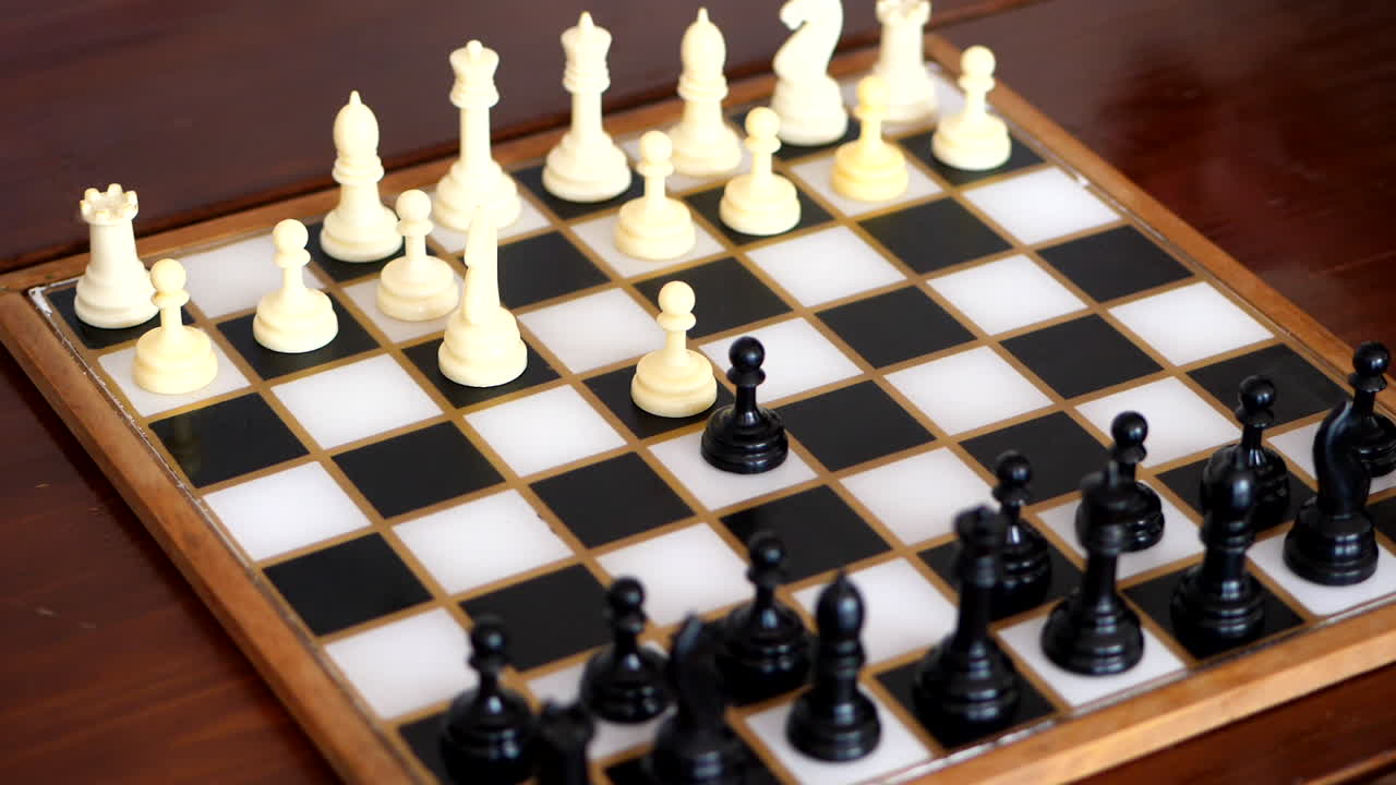 piezas de ajedrez yuriy