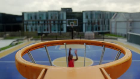 jogador de basquetebol jogando basquetebol 4k