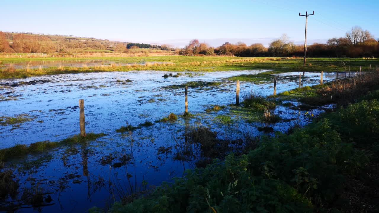 영국 필드에서 화창하고 조용한
