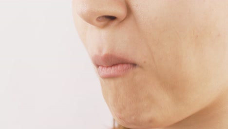 Comida-De-Postre.-Retrato-De-Primer-Plano-De-Una-Mujer-Comiendo-Chocolate.