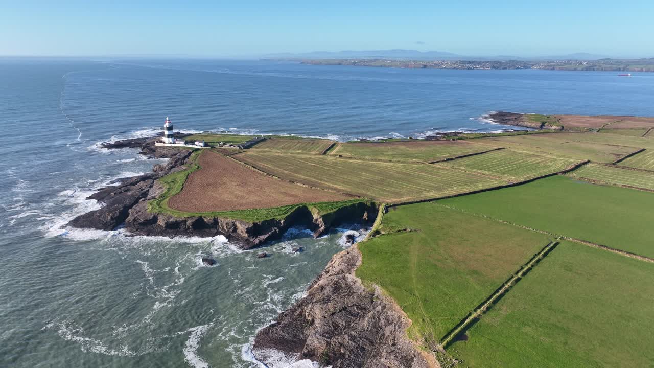 Hook Head Lighthouse ved indgangen til Waterford Estuary – et flere hundrede år gammelt fyrtårn på den irske Atlanterhavskyst