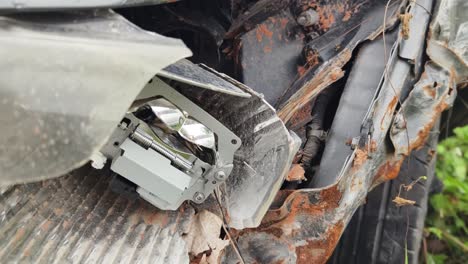 coche dañado después de un accidente