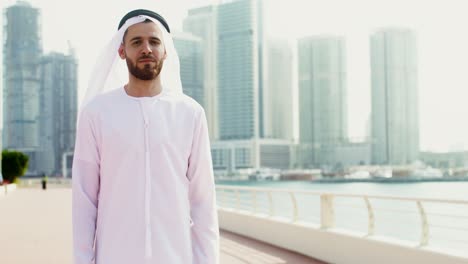 man in traditional emirati dress in dubai