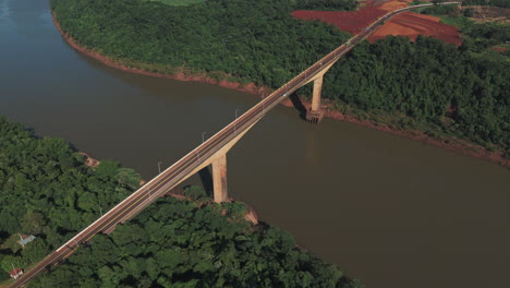 bird's-eye view of the tancredo neves bridge connecting brazil and argentina, spanning foz do iguaçu and puerto iguaz?