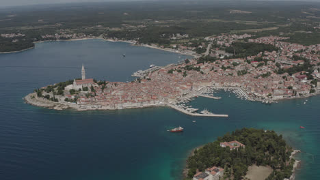 tiro de drone de la ciudad de la costa de italia de la costa en 4k