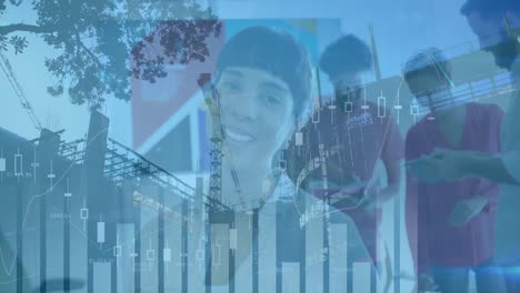animación del procesamiento de datos financieros y el paisaje urbano sobre diversas personas de negocios en la oficina