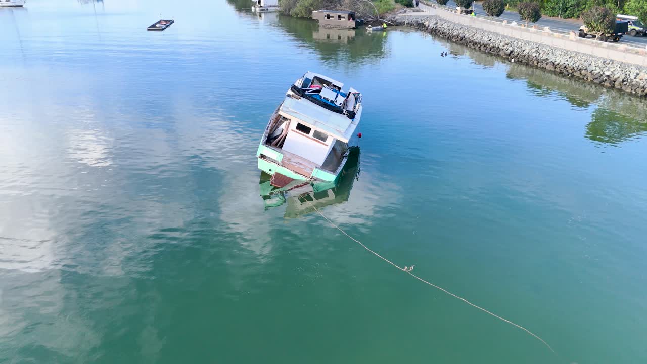 고립 된 배 의 공중 사진