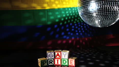 los bloques de orgullo gay en la discoteca