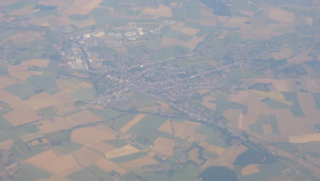 Blick-Auf-Die-Landung-Auf-Der-Insel-Teneriffa-Vom-Sitz-Am-Flugfenster-Aus