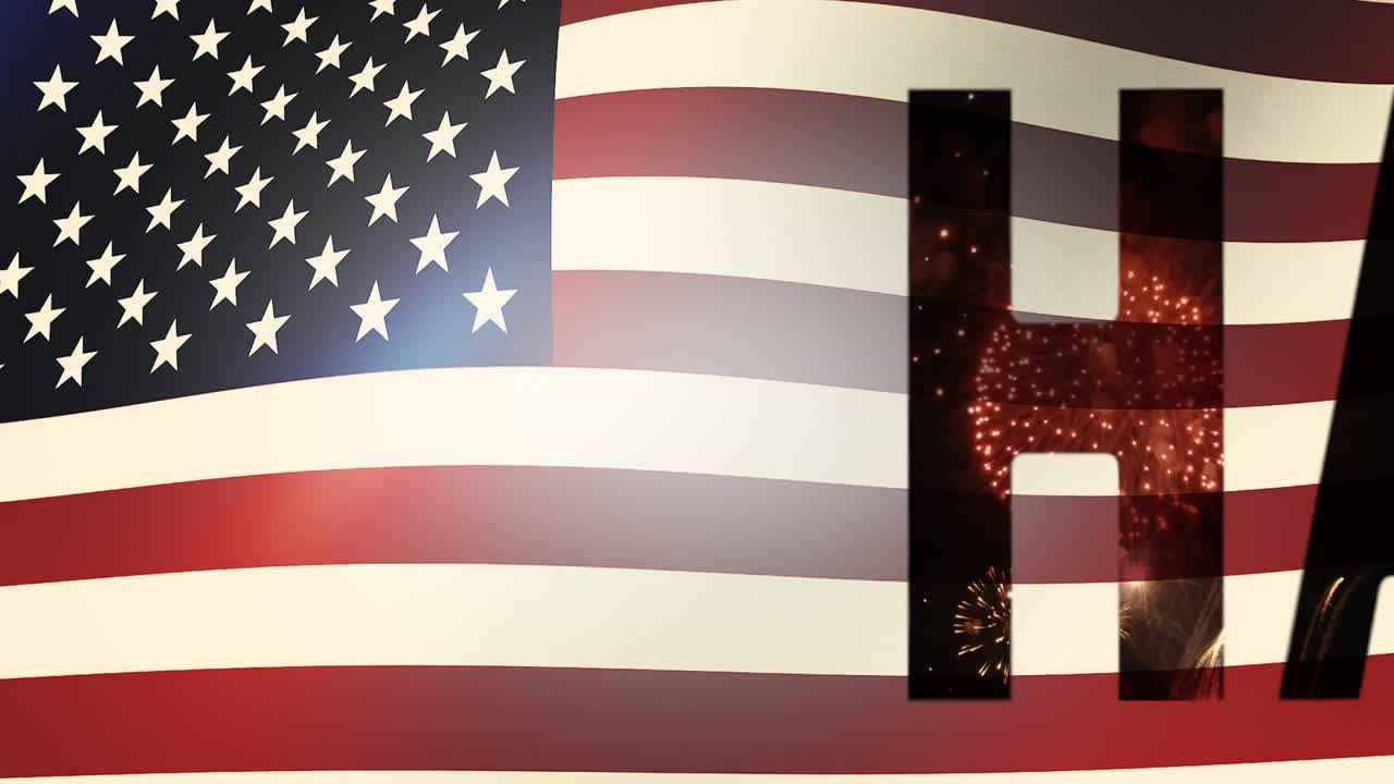 움직이는 텍스트의 형태로 휴일 불꽃놀이 - 7월 4일 축하, 흔들리는 미국 국기 배경에. 고품질의 4k 비디오 16x9.