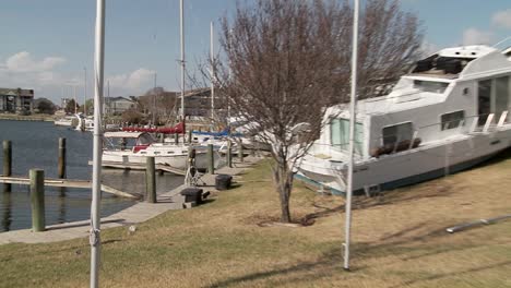 Los-Barcos-Están-Varados-Después-De-Que-El-Huracán-Ike-Arrasara-Galveston,-Texas