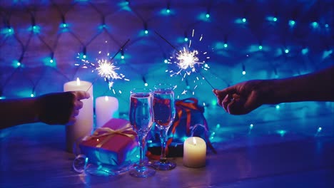 celebración de la víspera de año nuevo con sparkler