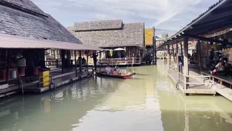 floating market in thailand