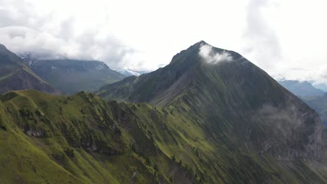 toma lenta y suave de morgenberghorn en suiza