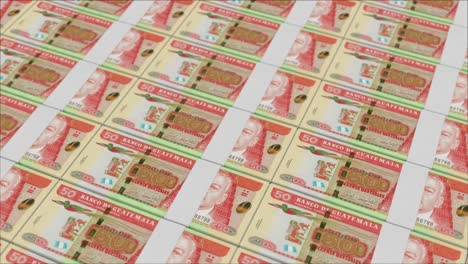 50-Billetes-De-Quetzal-Guatemalteco-Impresos-Por-Una-Prensa-Monetaria