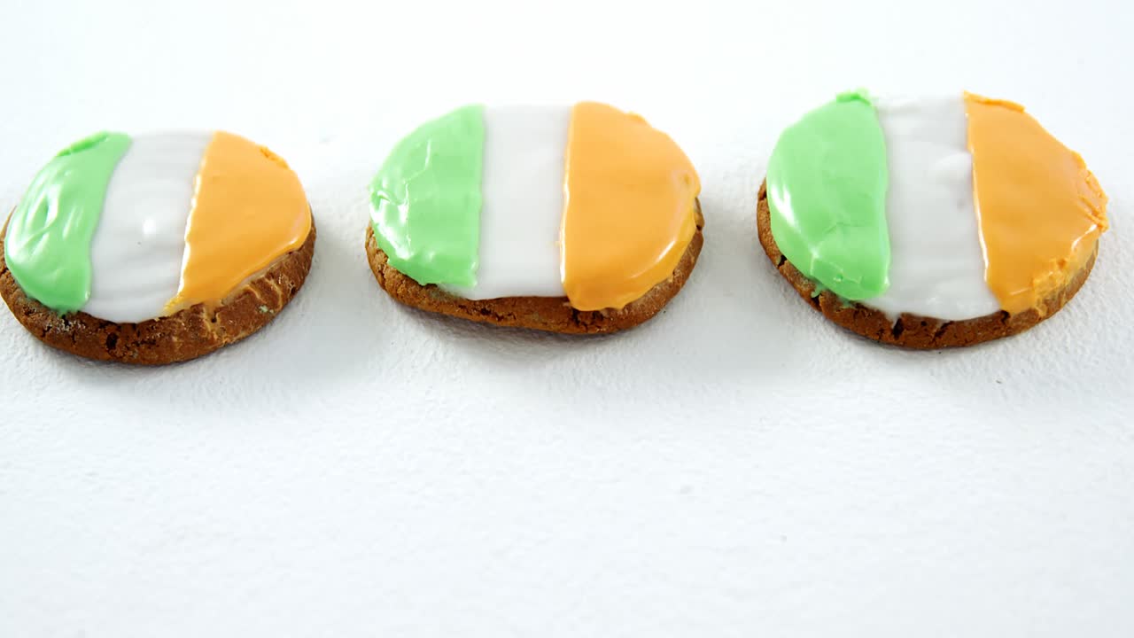 galletas de crema de la bandera irlandesa para san patricio