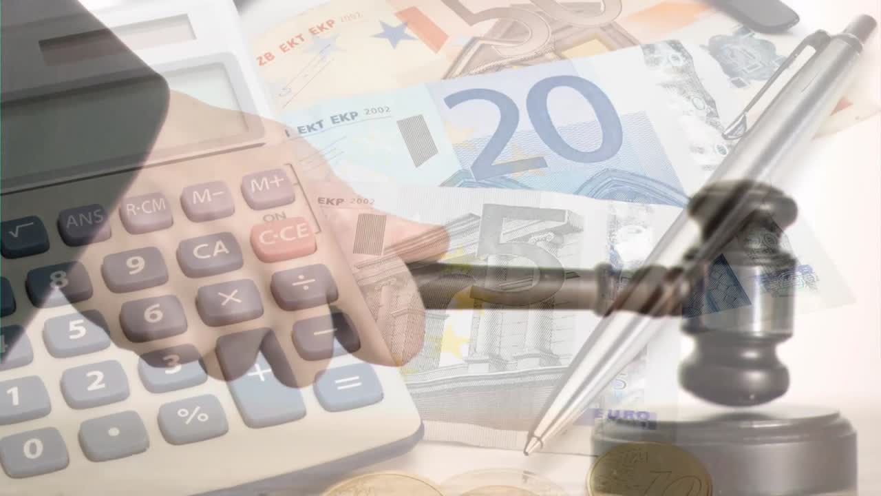 계산기, 지폐 및 펜의 디지털 애니메이션 4k