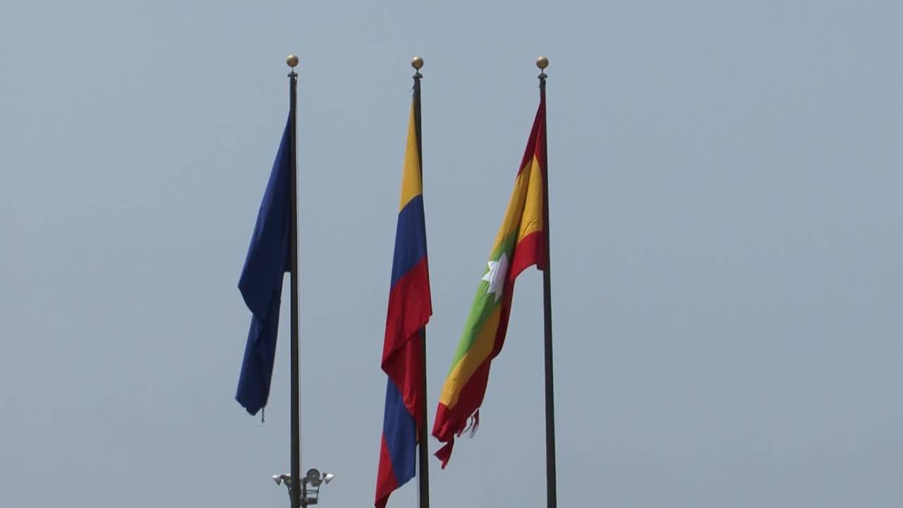 parque de la marina, cartagena, colombia의 카르타헤나 데 인디아와 콜롬비아 국기의 국기