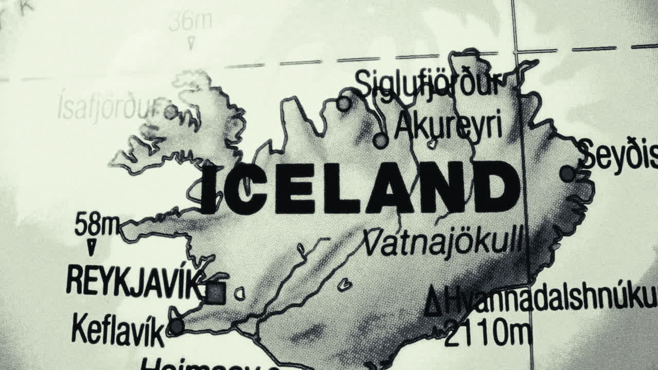 Map of Iceland showing major cities and geographical features