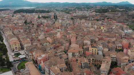 Imágenes-Aéreas-Del-Casco-Antiguo-De-La-Ciudad-De-Corfú,-Grecia