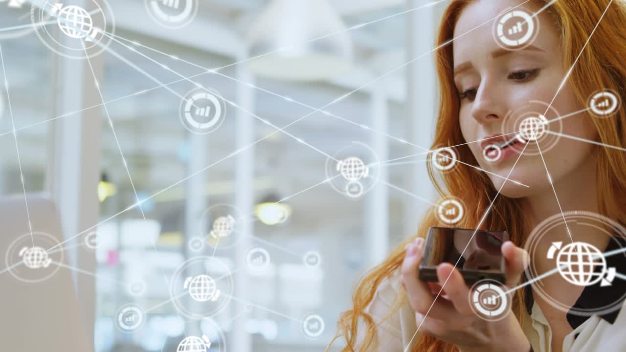 Animation eines Netzwerks von Verbindungen mit Icons über einer kaukasischen Geschäftsfrau, die ein Smartphone benutzt