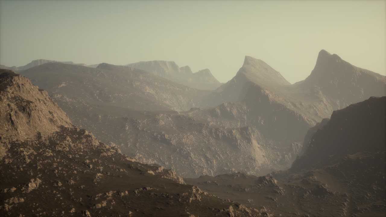 fría tierra de otoño brumosa en sombras coloridas