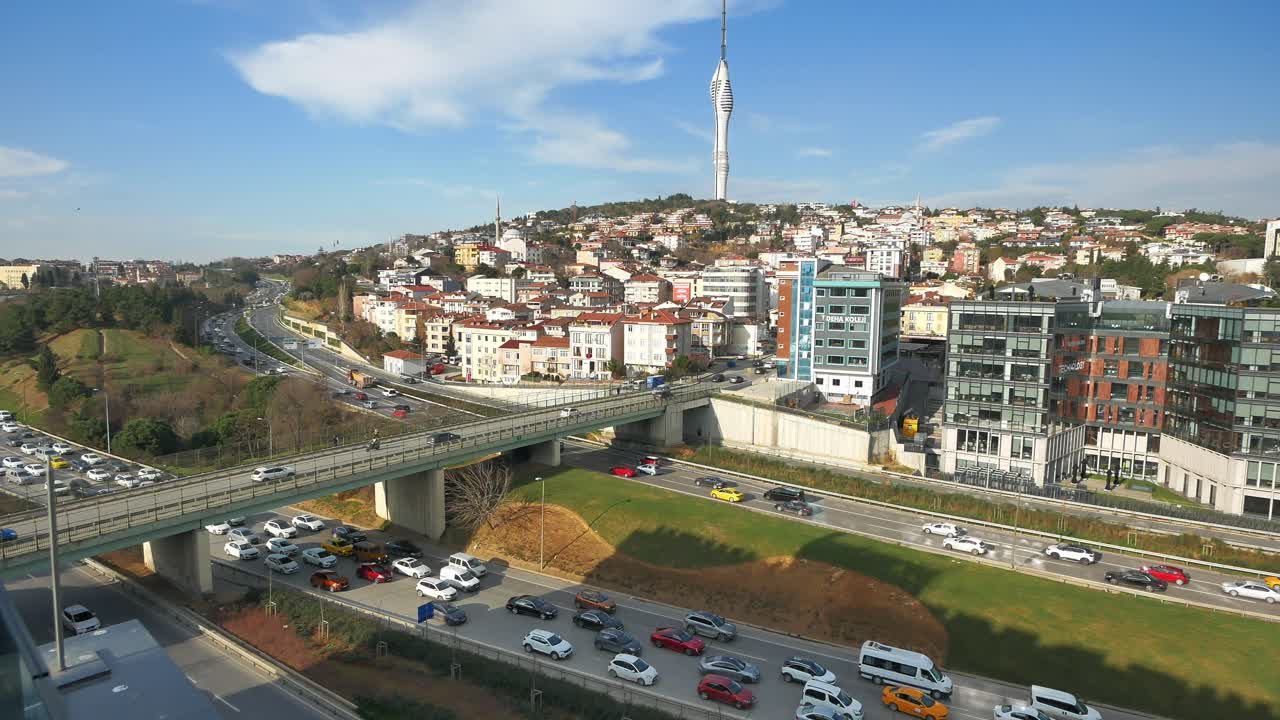 고속도로 교통과 함께 이스탄불 도시 풍경