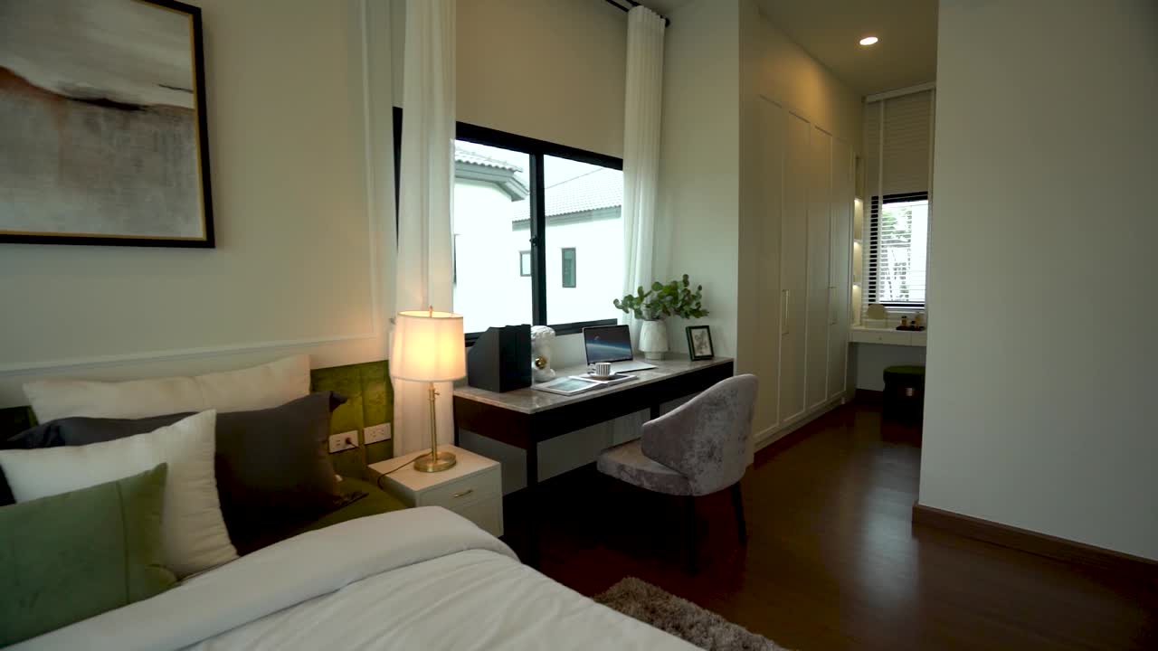 현대적이고 럭셔리한 마스터 침실과 워크인 옷장 인테리어 디자인