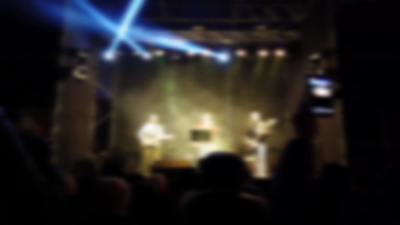 Riprese del concerto sul palco. Fuori fuoco
